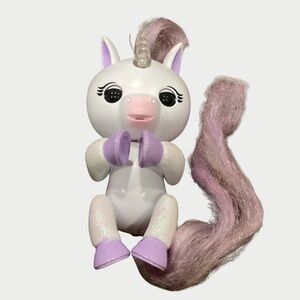 Fingerlings Light Up Baby Unicorn Mackenzie